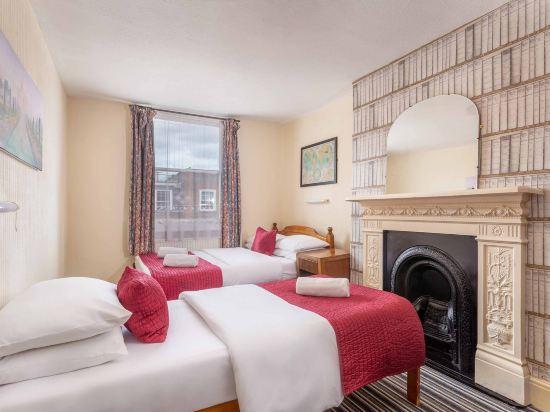 St Athans Hotel - Tap to explore photos