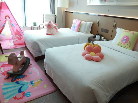 Beijing Guangdong Hotel Room Type - Family-friendly Standard Room