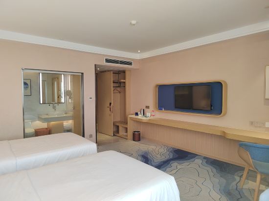 Kyriad Marvelous Hotel Dongguan Humen Binhaiwan New Area - Tap to explore photos