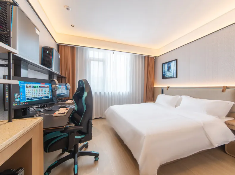 Thor Esports Hotel (Qingdao Huangdao University of Science and Technology Branch)