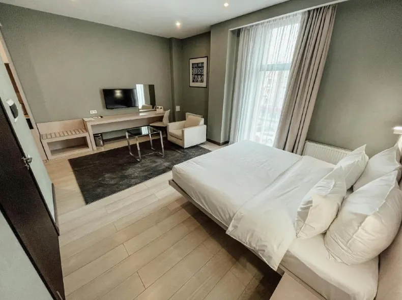 Resident City Hotel