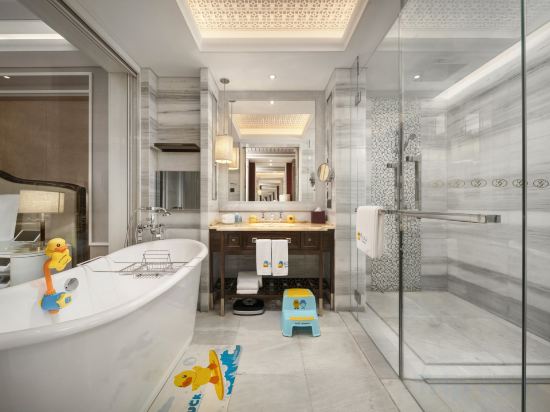 Grand Bay Hotel Beijing - Tap to explore photos