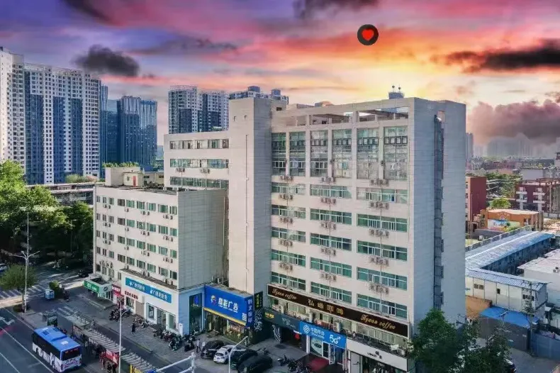 Eaka Hotel (Shijiazhuang Beiguo Mall, Jianshe Street)