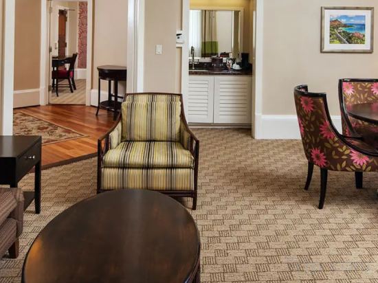 The Royal Hawaiian, a Luxury Collection Resort, Waikiki - Tap to explore photos