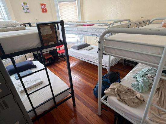 Boston Homestel Room Type - Bed in 6 Person Dorm (Mixed Gender)