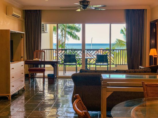 Palm Beach Resort & Spa - Tap to explore photos