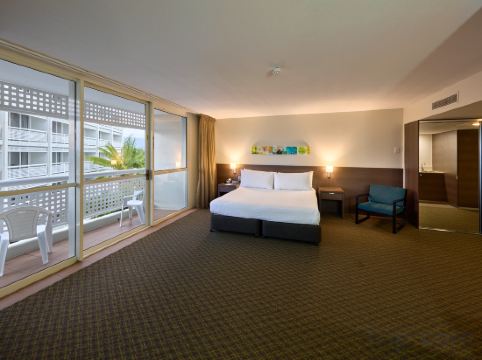 Cairns Harbourside Hotel Room Type - Premium King Room