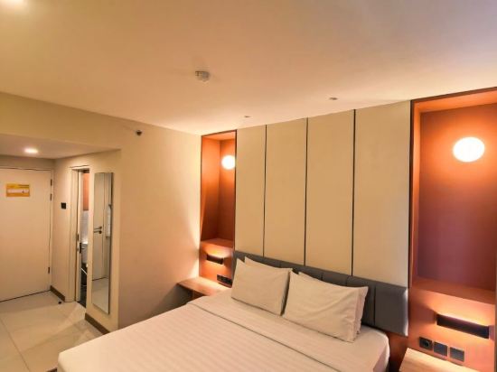 Student Park Hotel Room Type - Superior Queen Room