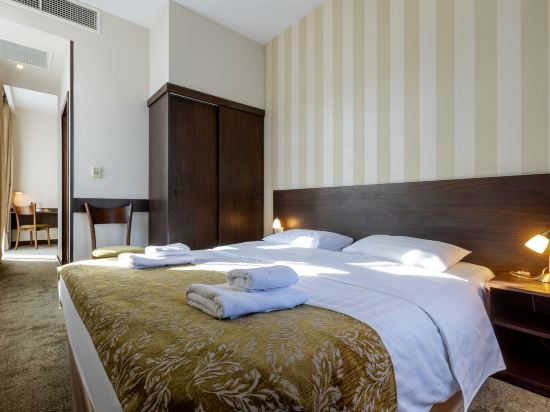 Hotel Citrus Room Type - Family Room Hotel Citrus Room Type - Family Room