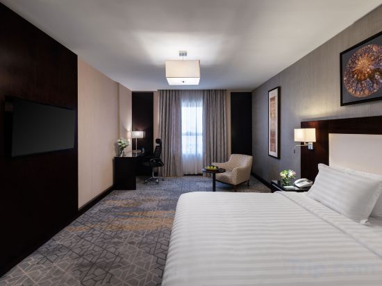 Warwick Hotel Jeddah - Tap to explore photos