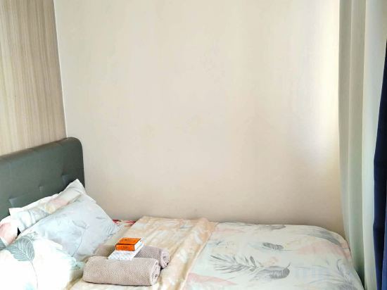 MOA getaway staycations Room Type - Basic Queen Room