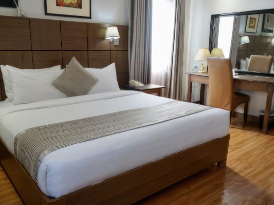 The Pinnacle Hotel and Suites Room Type - Junior Executive Suite