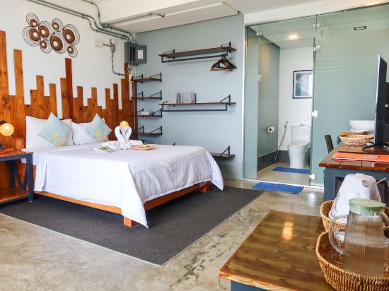 AV Suites Room Type - Deluxe Suite with Sea View AV Suites Room Type - Deluxe Suite with Sea View