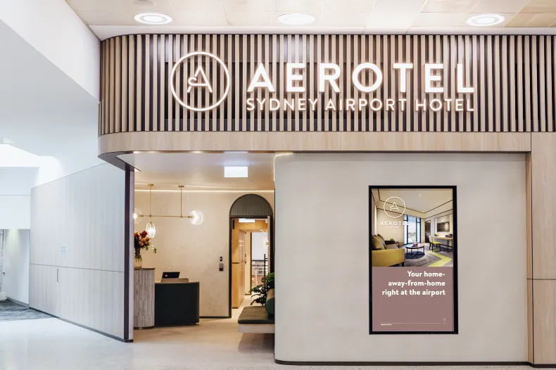 Aerotel Sydney - Inside International Terminal Airport