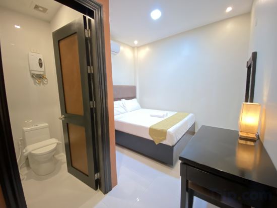 Eight Breeze Bohol