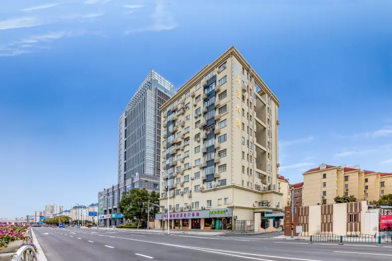 Pebble Motel (Shanghai World Expo Center Changqing Road Subway Station)