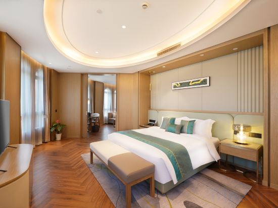 Flower Expo State Guest Hotel Room Type - Deluxe Executive Suite