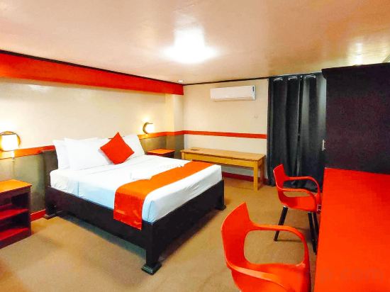 RedDoorz @ Hotel Dian Aparri Room Type - King Room