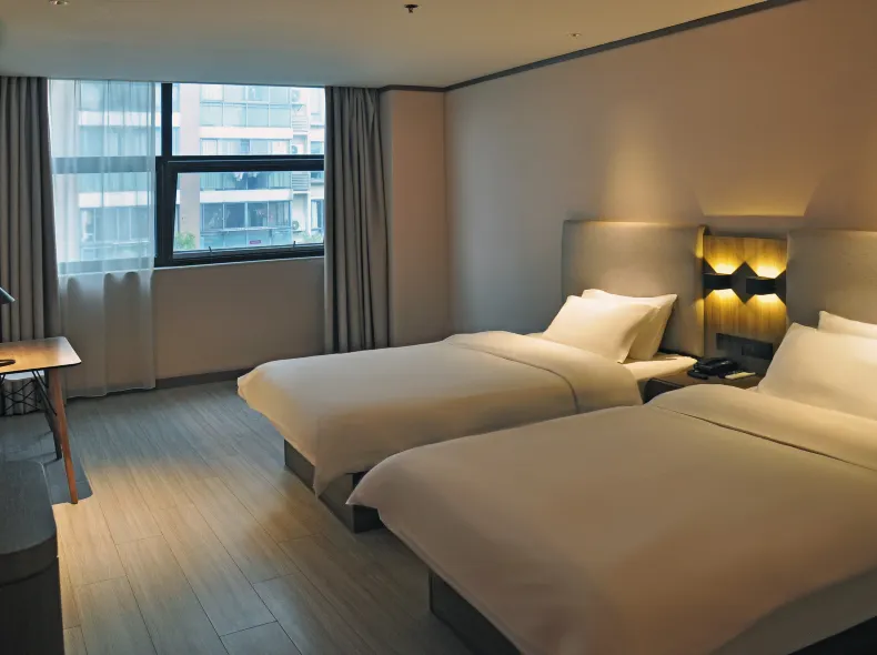 Home Inn Huayi Selected Hotel (Shanghai National Convention and Exhibition Center Jiayi Road Branch)
