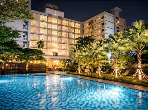 Sunday Platinum Suites