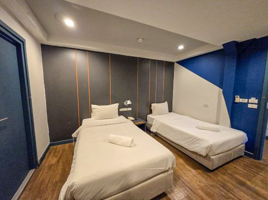 H2 Hotel Room Type - Deluxe Twin Room