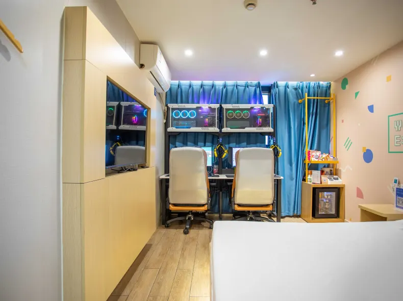 i Electronic Sports Hotel (Shanghai Hongqiao Longbai Xincun Metro Station)