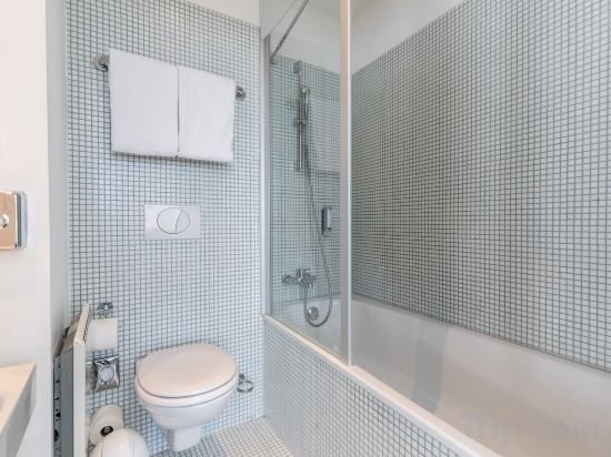 Garner Hotel Berlin - Gendarmenmarkt by IHG Room Type - Premium Twin Room With Bath