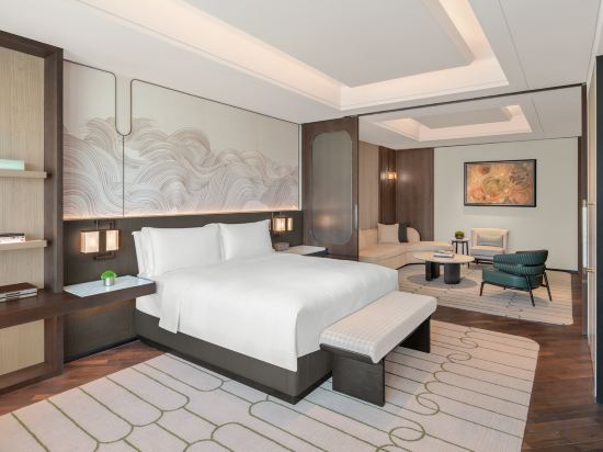 The Ritz-Carlton, Shenzhen - Tap to explore photos