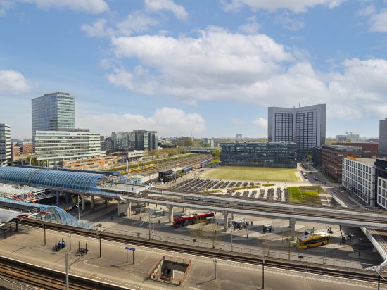 Holiday Inn Express Amsterdam - Sloterdijk Station Room Type - Standard Double Room with City View - High Floor Holiday Inn Express Amsterdam - Sloterdijk Station Room Type - Standard Double Room with City View - High Floor