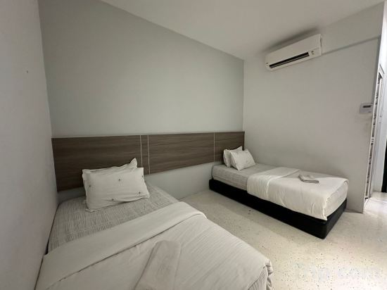 W F MOTEL Room Type - Deluxe Twin Room
