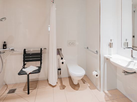 Premier Inn Regensburg City Centre - Tap to explore photos