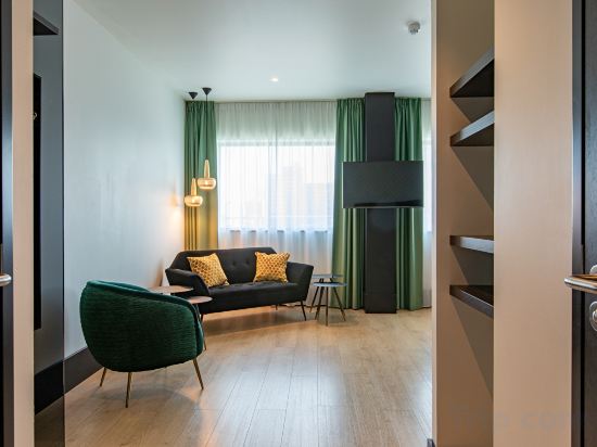 The James Hotel Rotterdam - Tap to explore photos