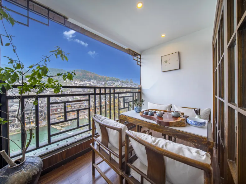 Longqi, Phoenix, waterfront, high end B & B