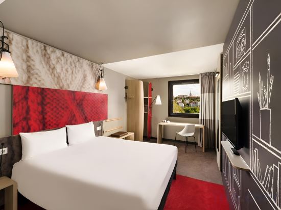 ibis Budapest Castle Hill Hotel Room Type - Ibis Premium Room with 1 double bed and sofabed