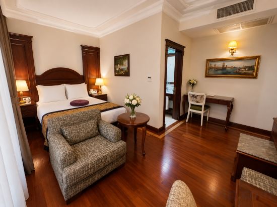GLK PREMIER Regency Suites & Spa Room Type - Superior Room