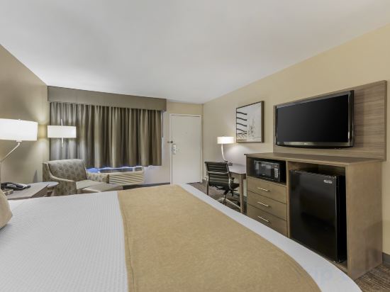 Best Western Plus Executive Inn - Tap to explore photos