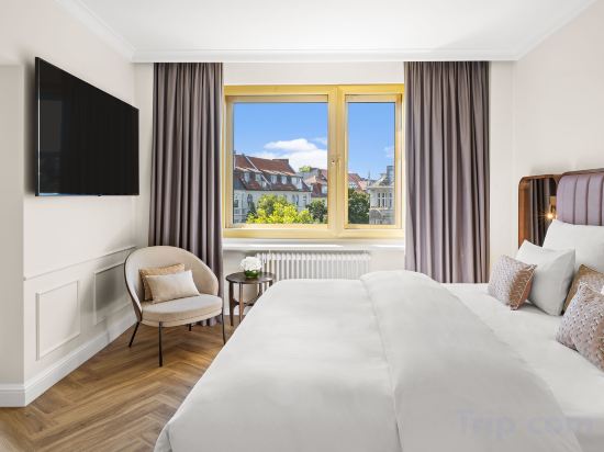 Hotel Bristol Berlin Room Type - 1 King Suite