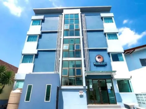 RQ Suvarnabhumi Airport by Collection O