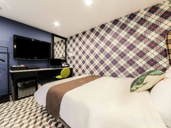 SM Boutique Hotel - Tap to explore photos