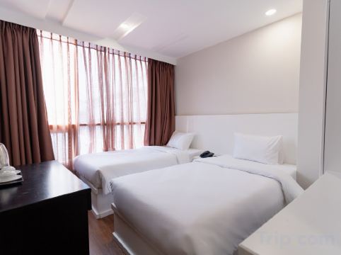 Queen Central Hotel Room Type - Deluxe Twin Room