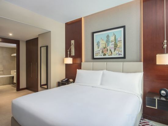 Hilton Doha The Pearl Room Type - Superior One-Bedroom Suite with Partial Sea View Hilton Doha The Pearl Room Type - Superior One-Bedroom Suite with Partial Sea View