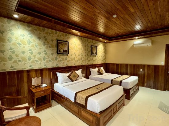 Golden Topaz Resort Room Type - Deluxe Twin Room