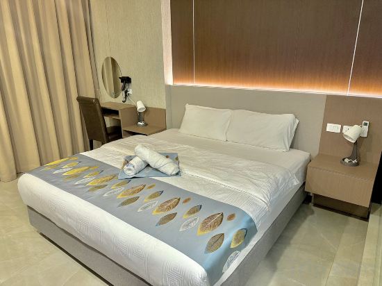 Skyport Hotel Room Type - King Sky Deluxe