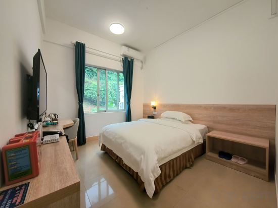 Huguang Holiday Hotel Room Type - Queen Room With Garden View