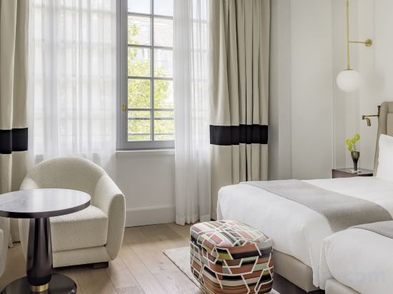 Kimpton St Honore Paris, an IHG Hotel Room Type - Deluxe Twin Room