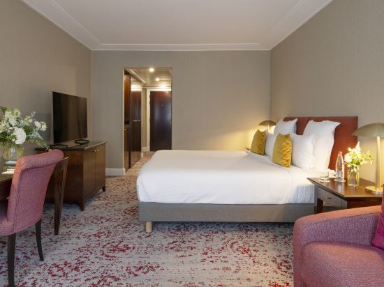 Warwick Paris Champs-Elysées Room Type - Executive King Room