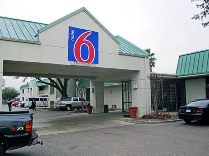Motel 6 Houston, TX - East