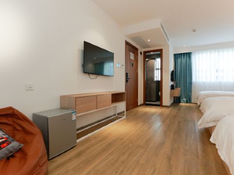 London Hotel Room Type - Deluxe Family Room