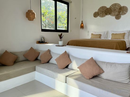 Trogon's Perch Room Type - Deluxe Sea View Double Room