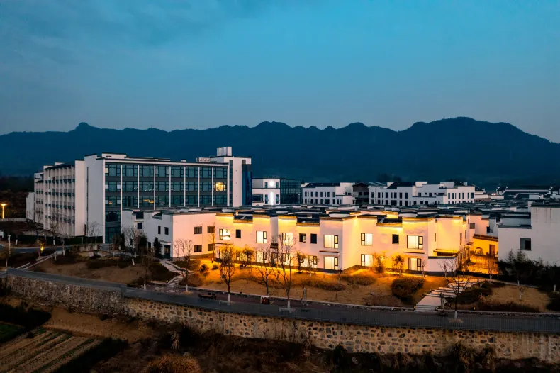 Floral Lux Hotel·Huangshan Jixian Manyue Shanju Hotel (Hongcun Branch)